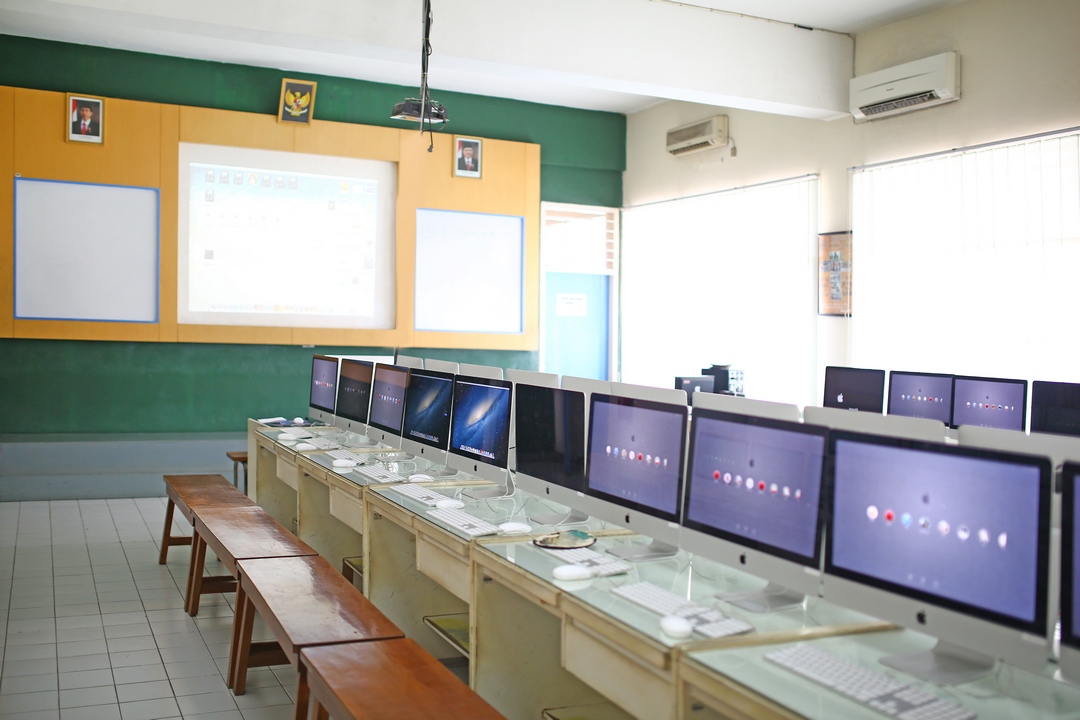 SMA5_11._Computer_Lab